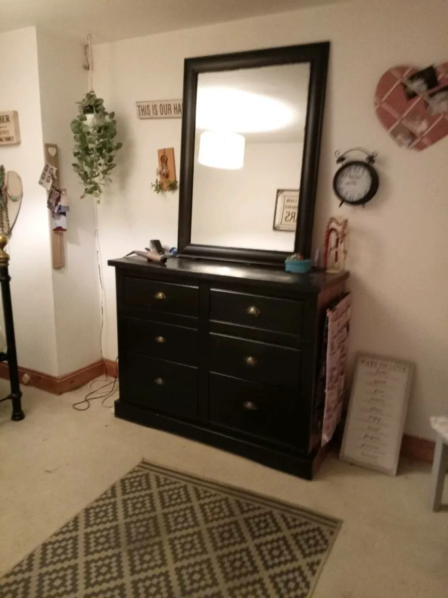 House stuff - Image 1