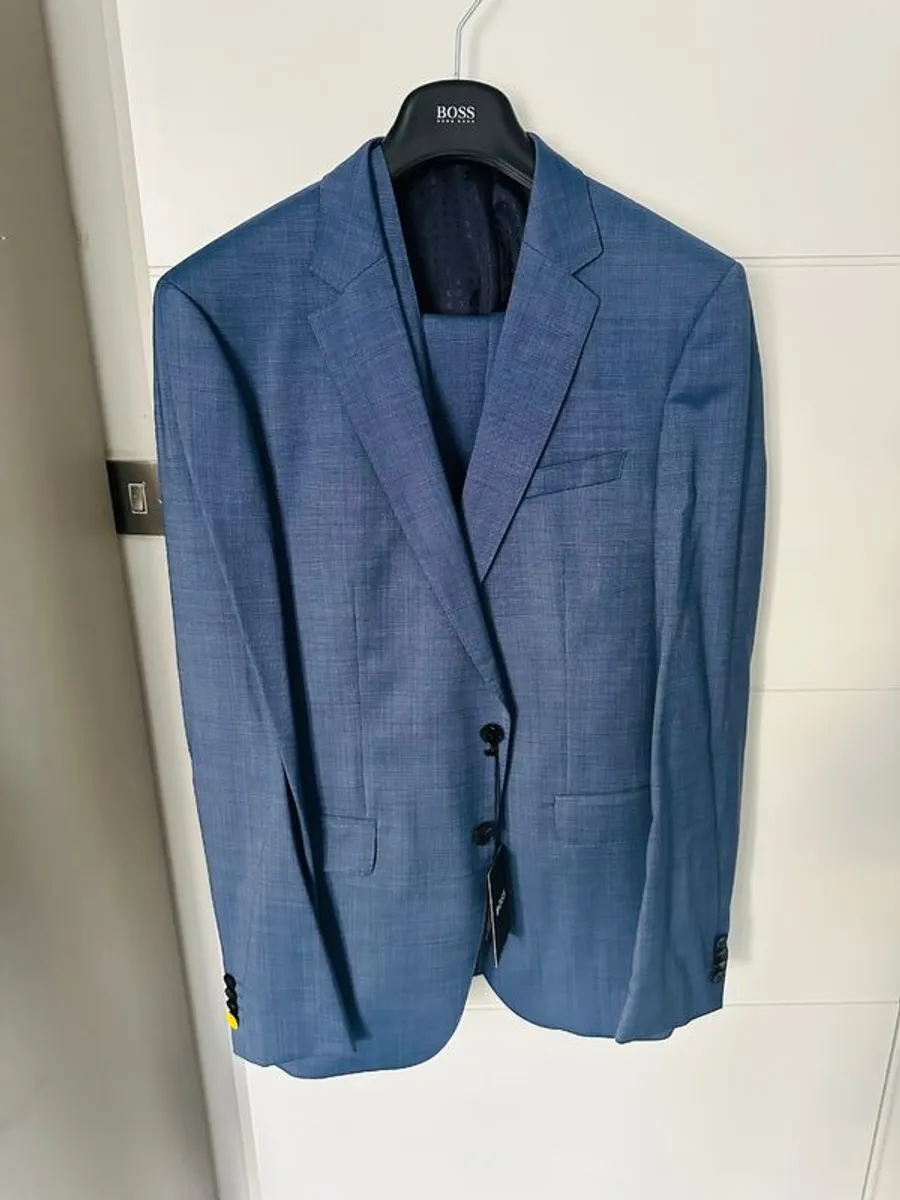Hugo boss suit - Image 1