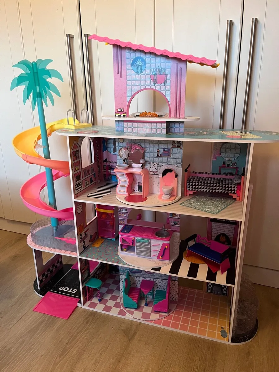 LOL OMG doll house with furniture - Image 1