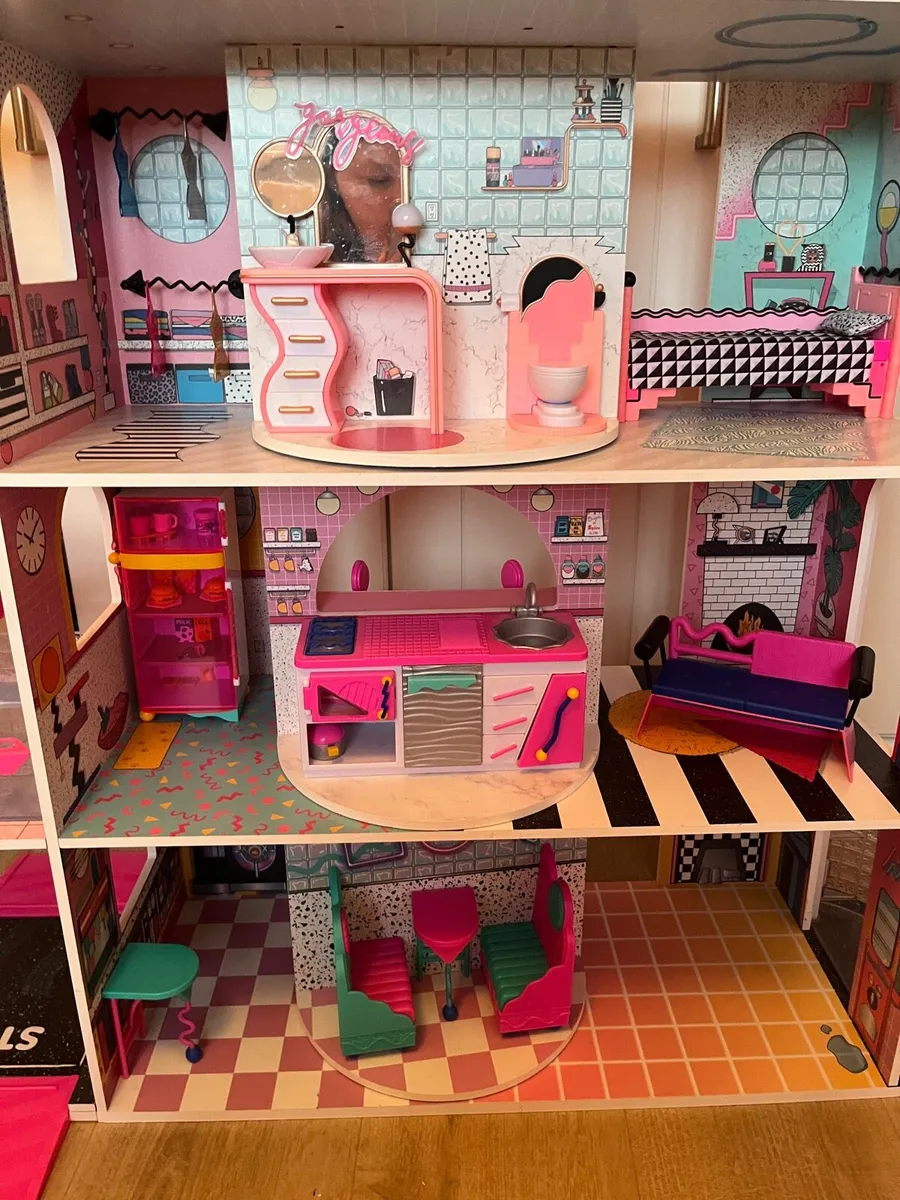 LOL OMG doll house with furniture - Image 4
