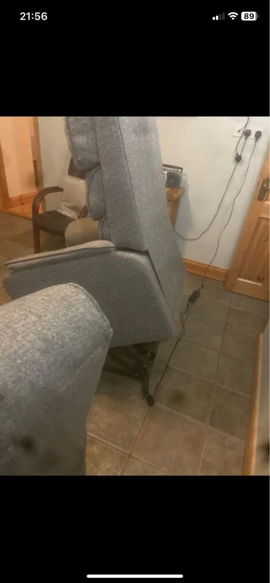 Recliner Chair - Image 1