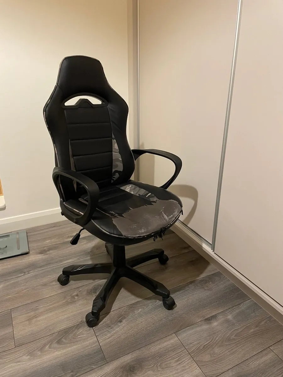 Gaming chair