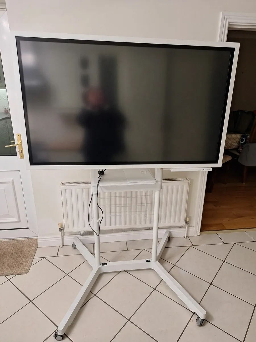 Samsung flip interactive display - Image 2