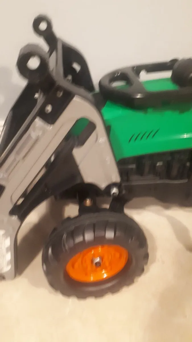 Kids ride on tractor, trailer and  excavator - Image 3