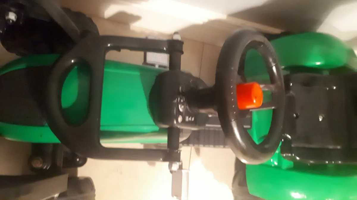 Kids ride on tractor, trailer and  excavator - Image 4