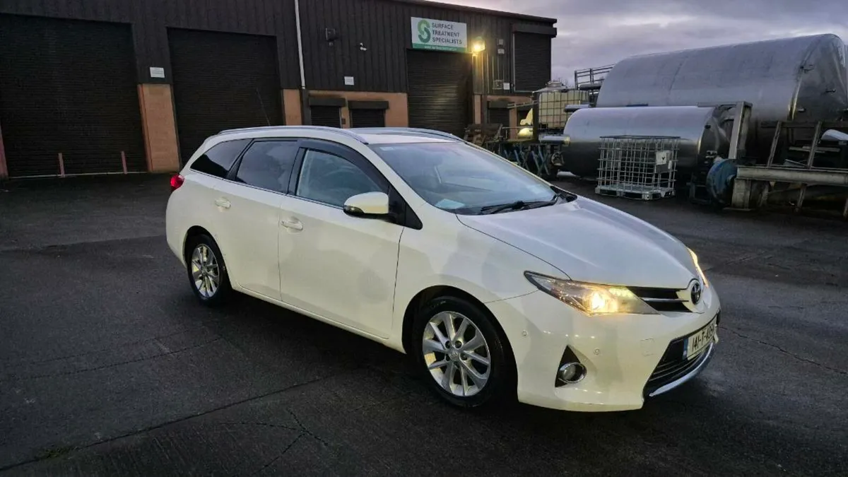 Toyota auris 1,4d4d 2014year estate - Image 1