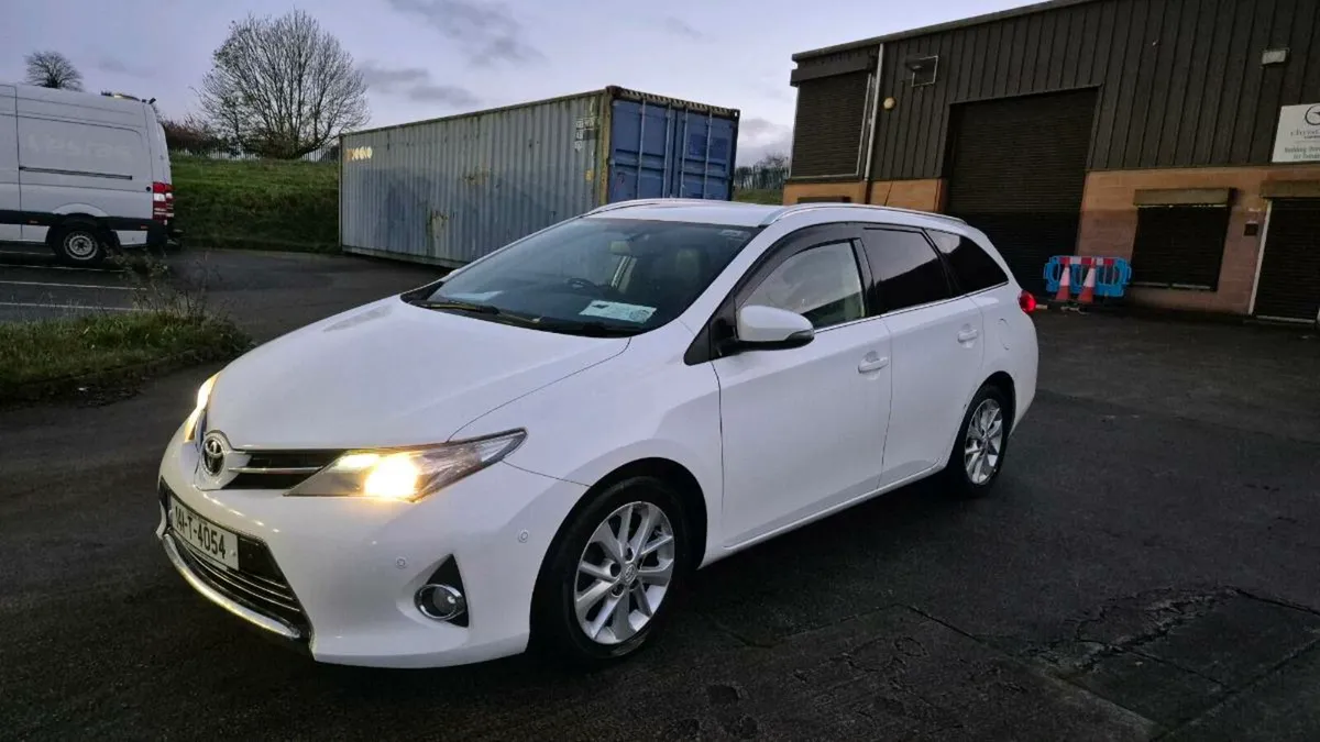 Toyota auris 1,4d4d 2014year estate - Image 2