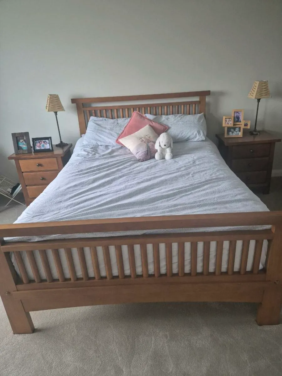 Double bed - Image 1