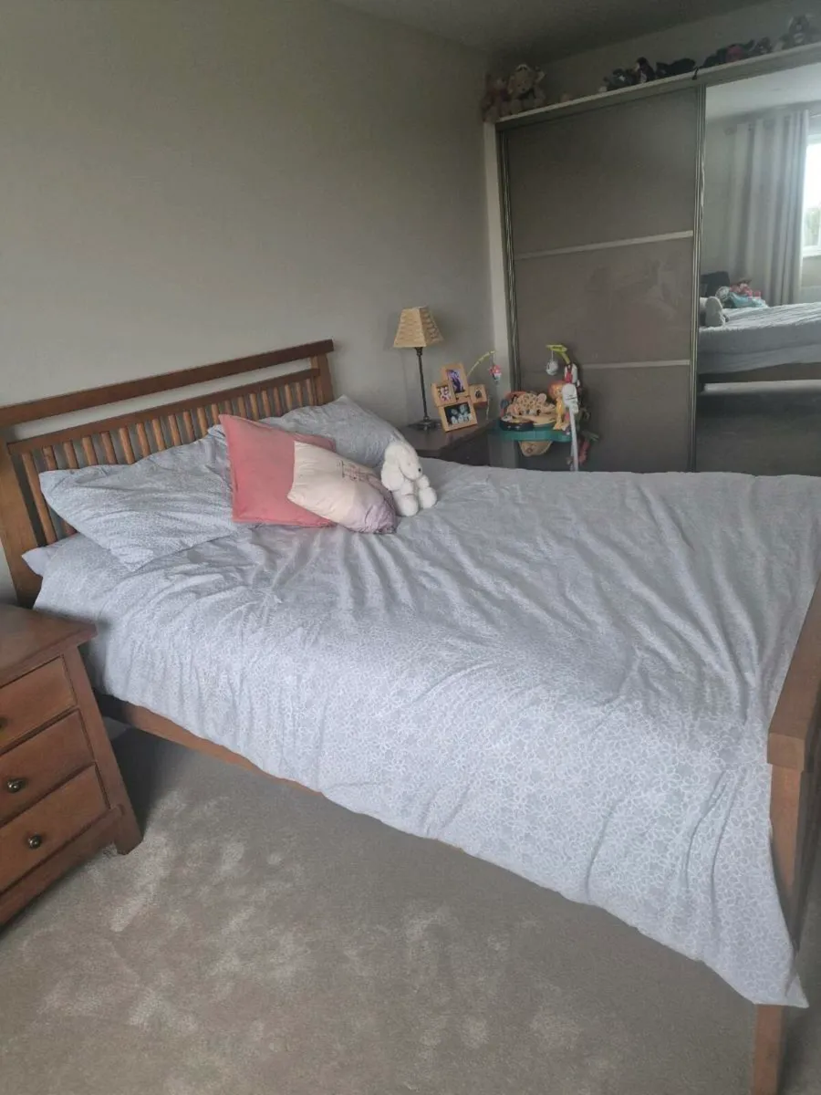 Double bed - Image 2