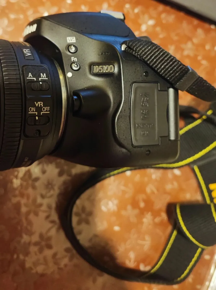 Nikon D5100 DSLR Camera Kit - Excellent Condition! - Image 4