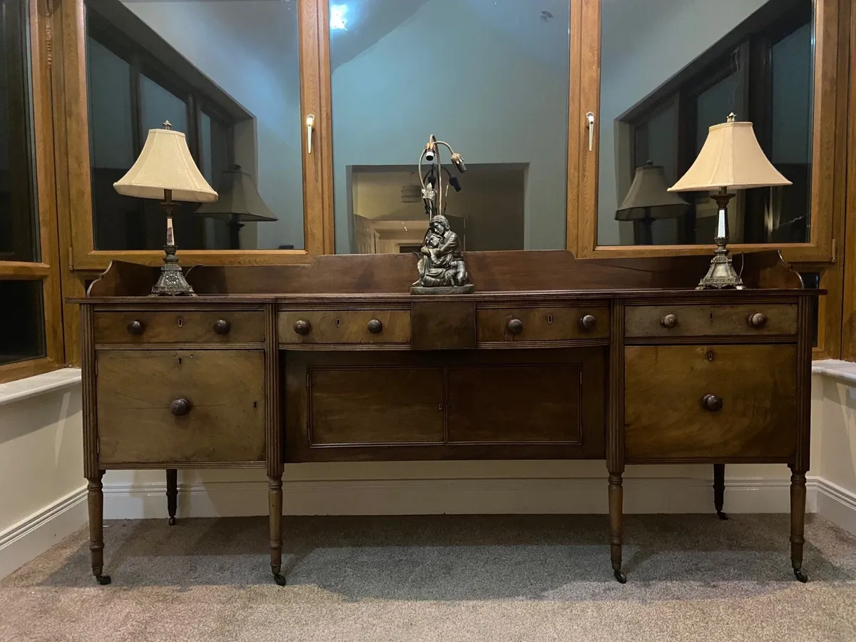 George 111 Irish hunt buffet sideboard - Image 1