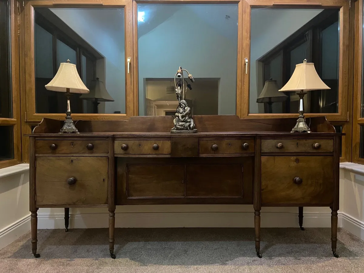 George 111 Irish hunt buffet sideboard - Image 2