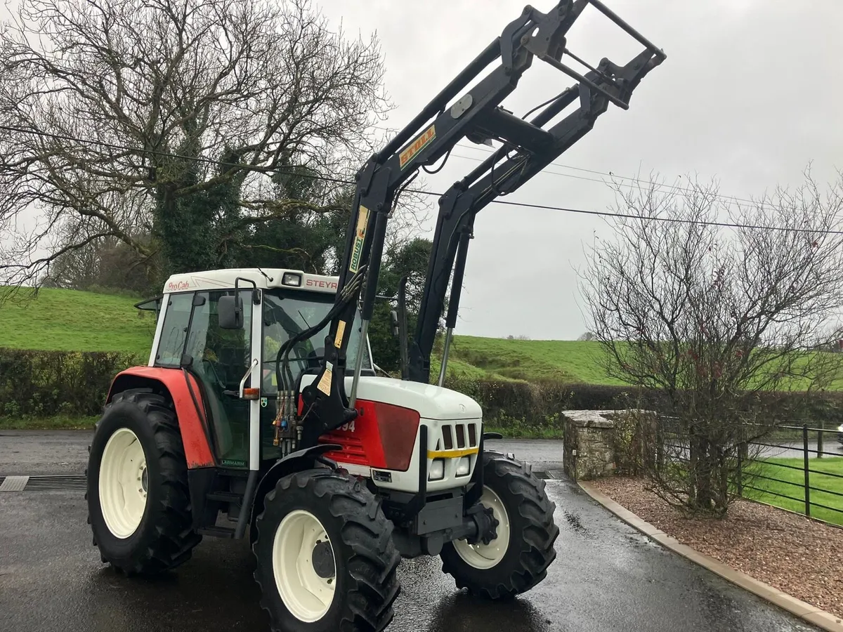STEYR 4WD  with Loader - Image 1