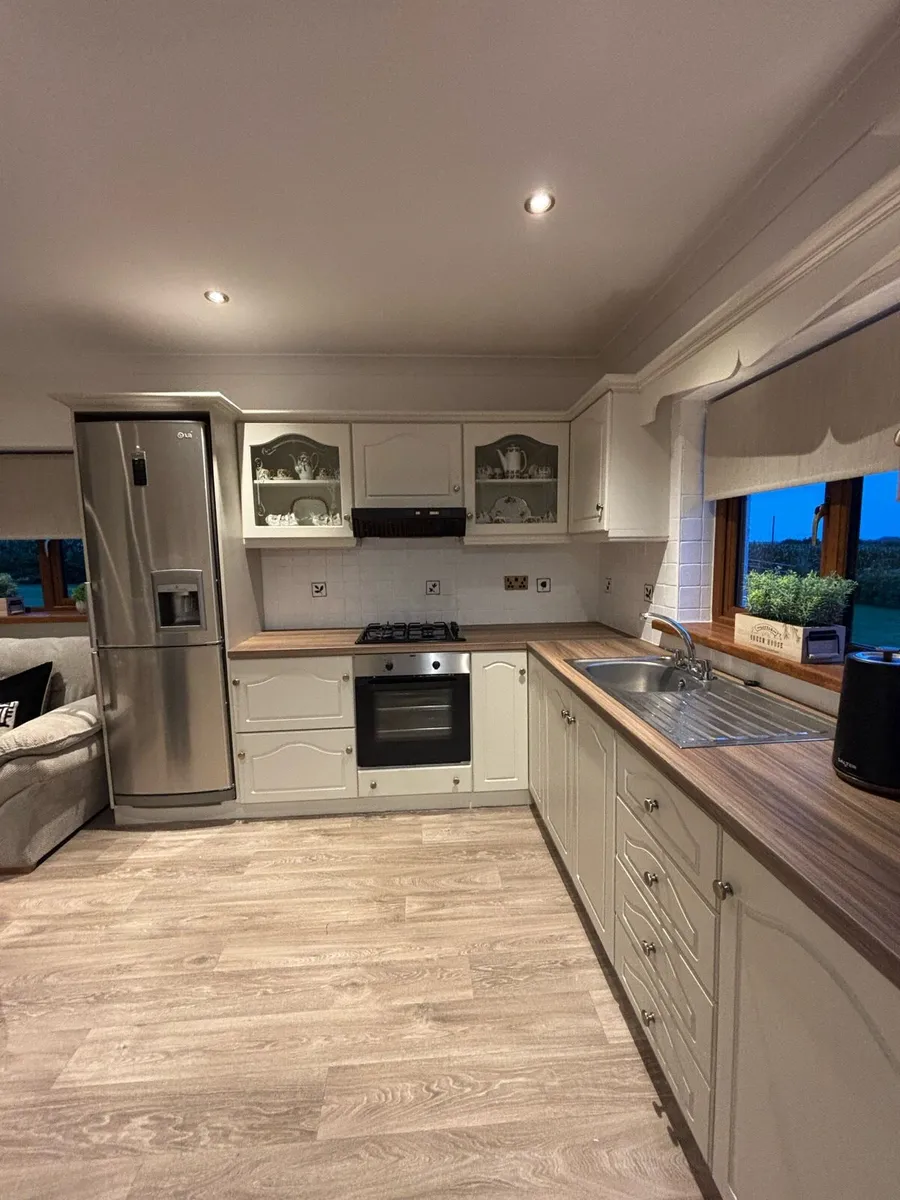 House for weekly rent - Image 2