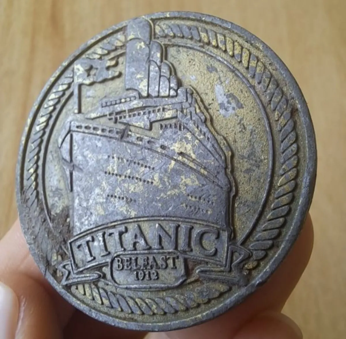 TITANIC  BELFAST 1912 TOKEN - Image 1