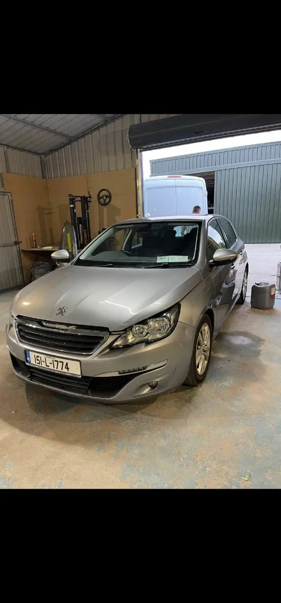 Peugeot 308 2015 - Image 1