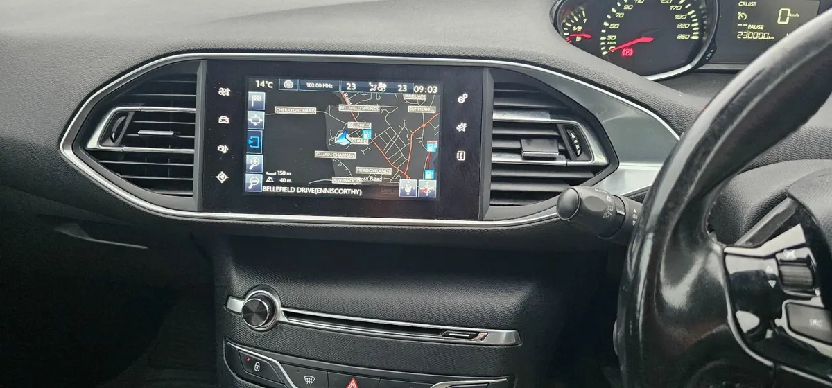 Peugeot 308 2015 - Image 2