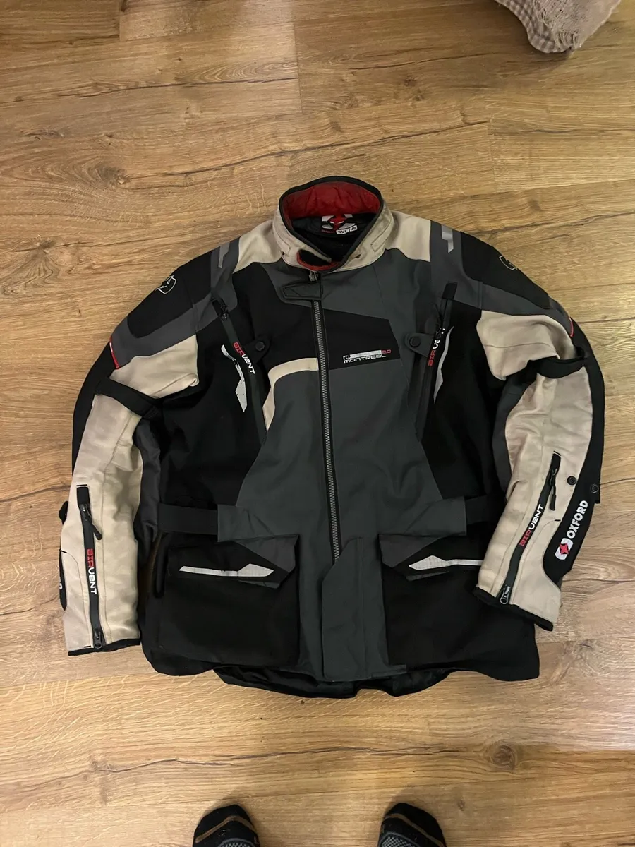 Garage clean out of motorcycle jackets - Image 2