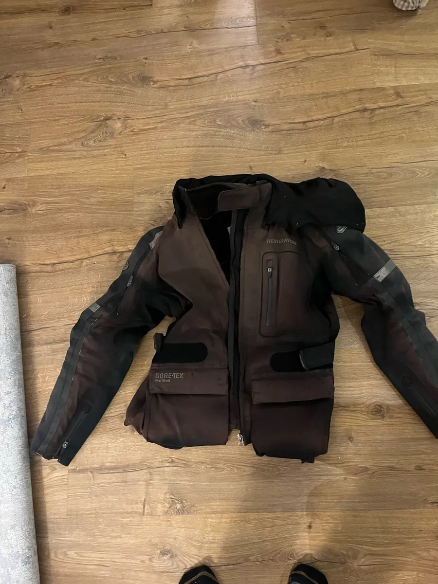 Garage clean out of motorcycle jackets - Image 3