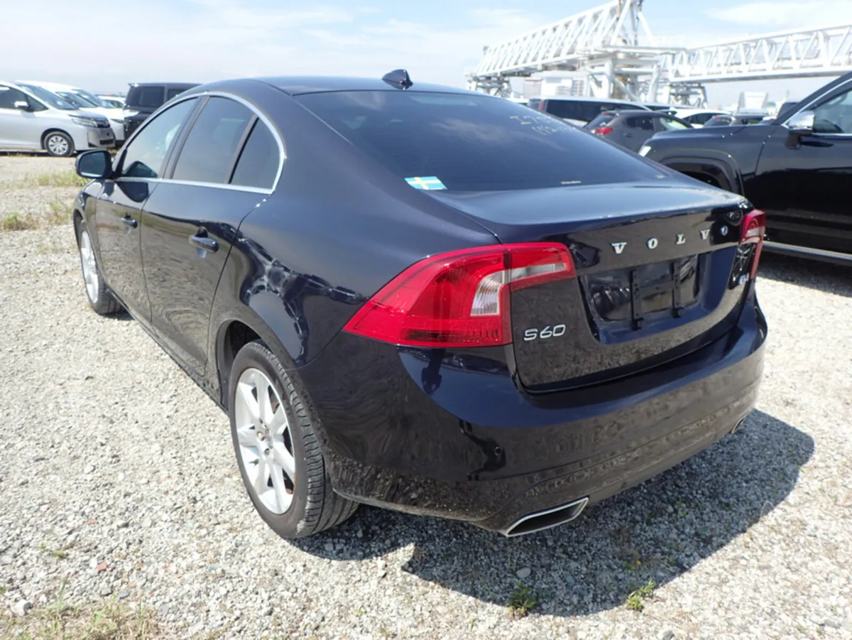 Volvo S60 2.0 D4 SE LUXURY PLUS DIESEL AUTOMATIC / - Image 4