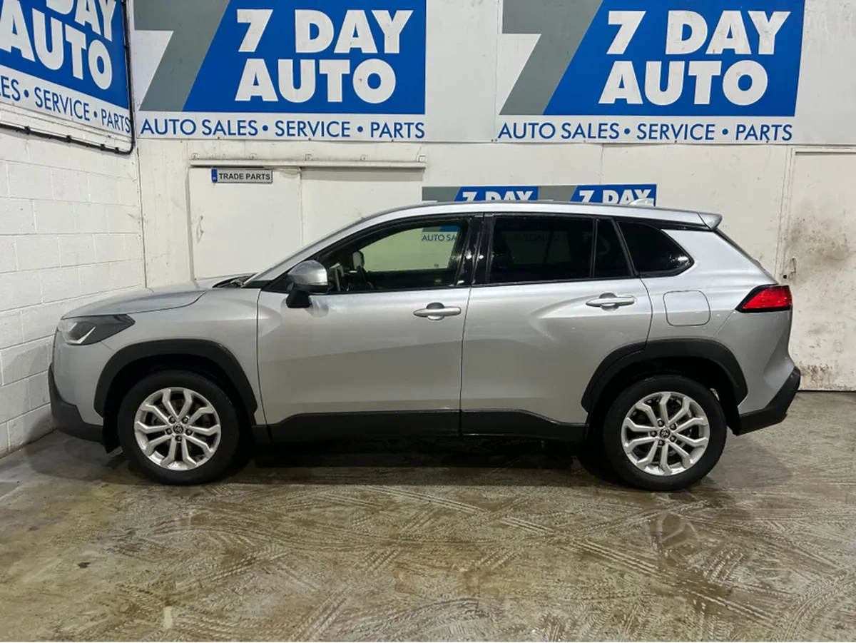 Toyota Corolla Cross CROSS LUNA 1.8 4DR AUTO - Image 4