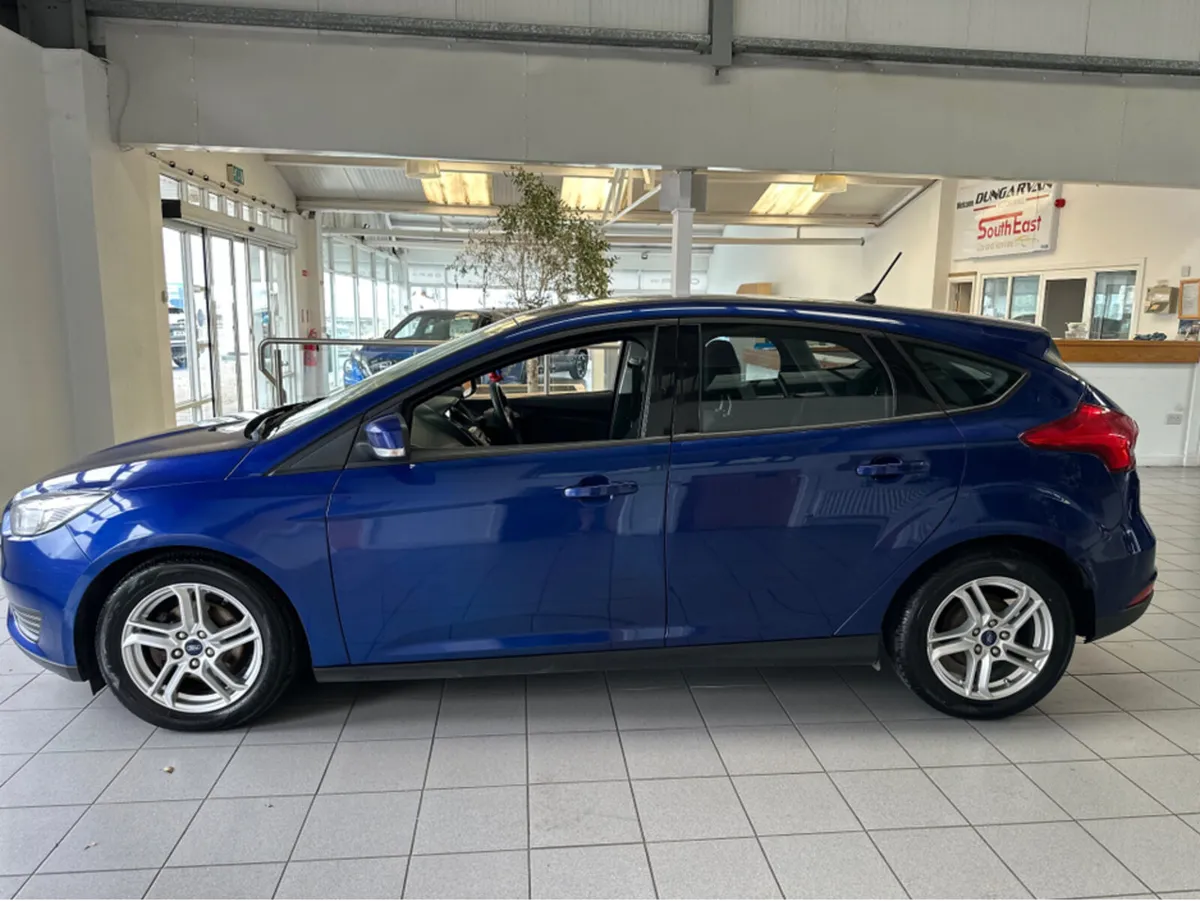 Ford Focus 1.5 TDCI STYLE ECONETIC 105PS 5DR - Image 4