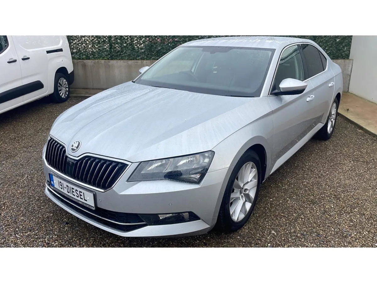 Skoda Superb SE TECHNOLOGY TDI DSG - Image 2