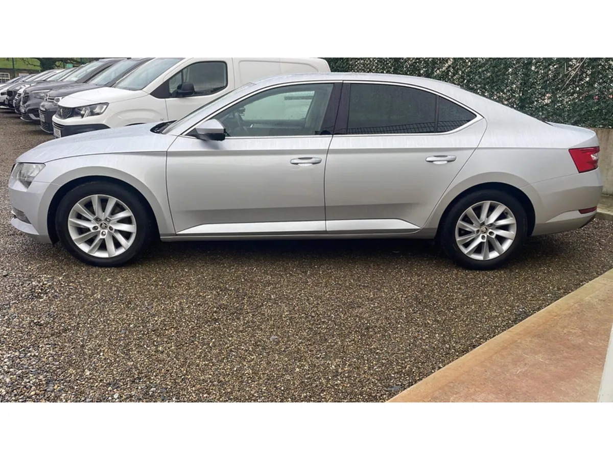 Skoda Superb SE TECHNOLOGY TDI DSG - Image 4