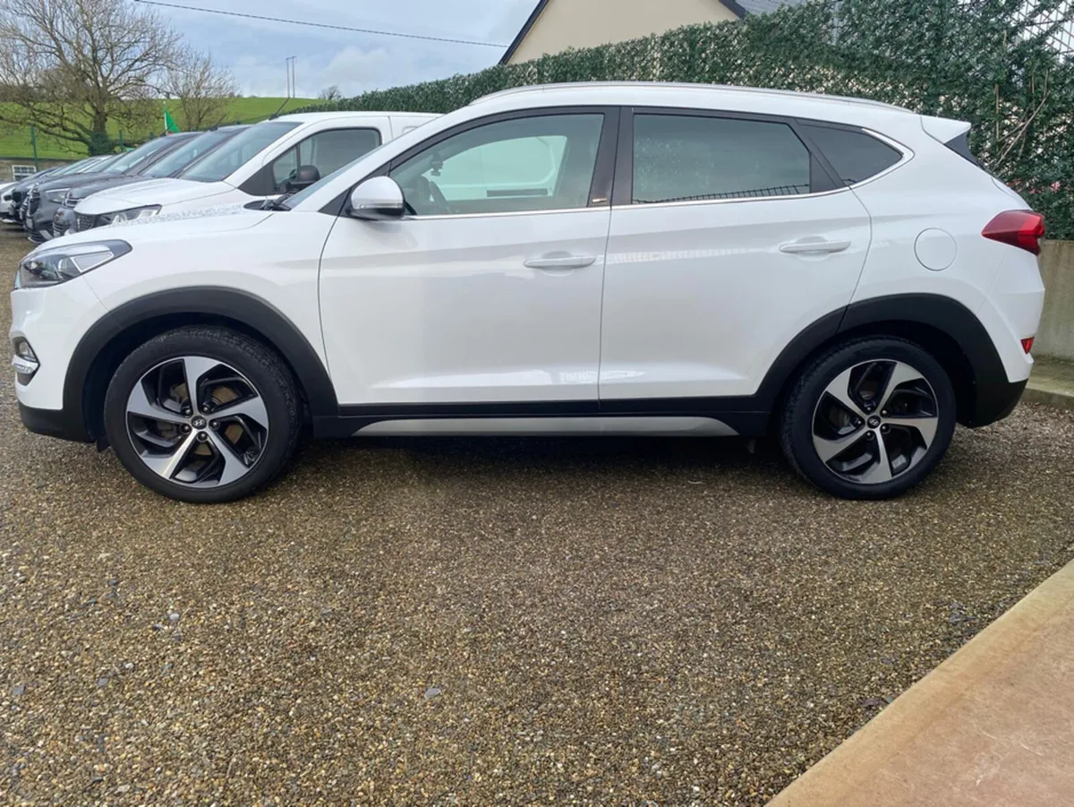 Hyundai Tucson SPORT EDITION 2WD CRDI - Image 3