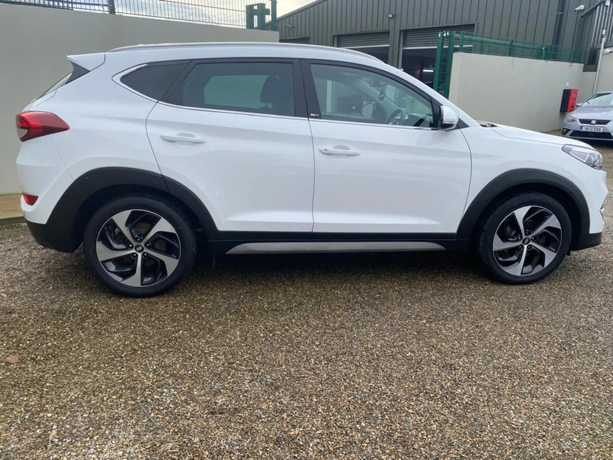 Hyundai Tucson SPORT EDITION 2WD CRDI - Image 4