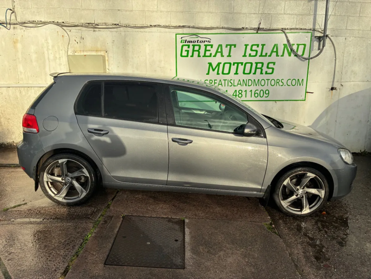 Volkswagen Golf 1.6 TDI S 105PS 5DR - Image 3