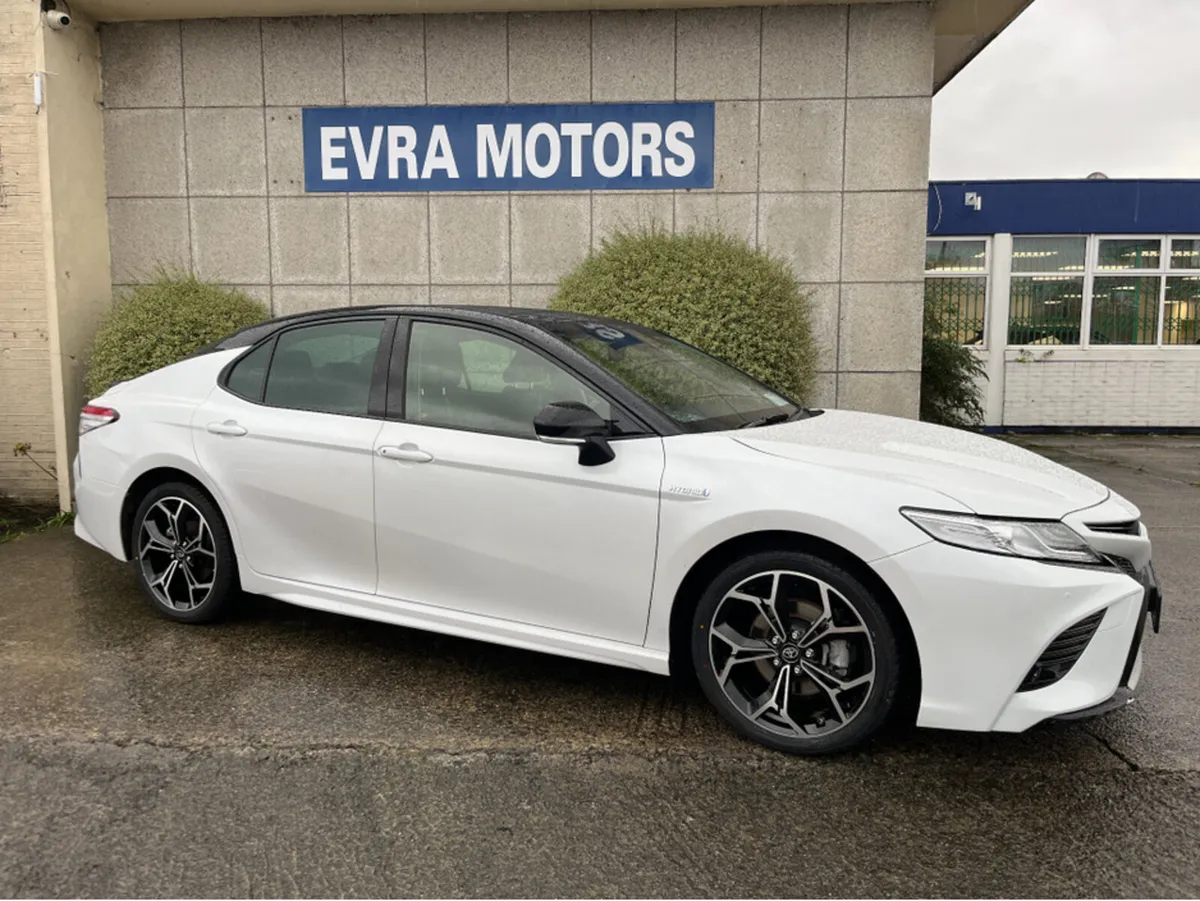 Toyota Camry WS HYBRID AUTOMATIC 2.5 PETROL //MASS - Image 3