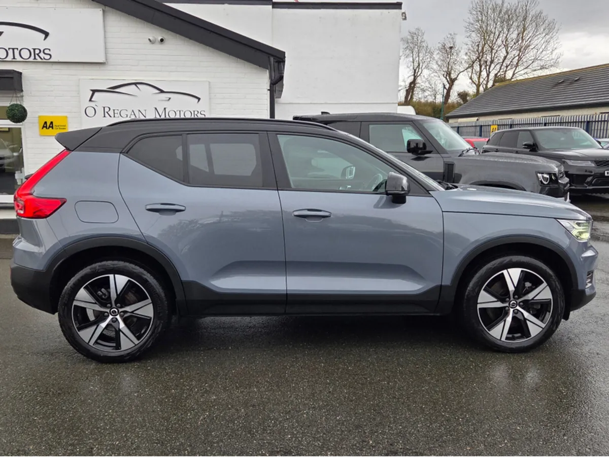 Volvo XC40 (212) R-DESIGN T4 RECHARGE - Image 2