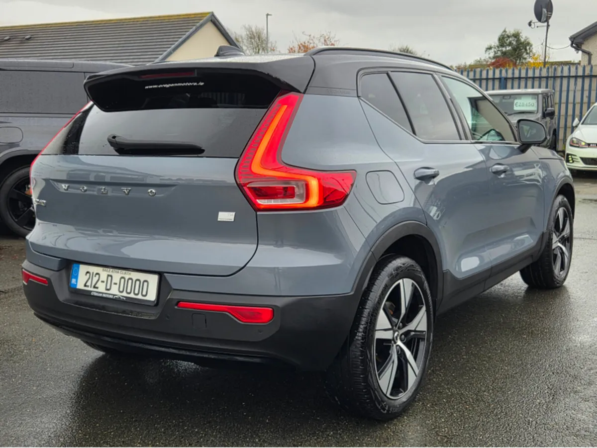 Volvo XC40 (212) R-DESIGN T4 RECHARGE - Image 4