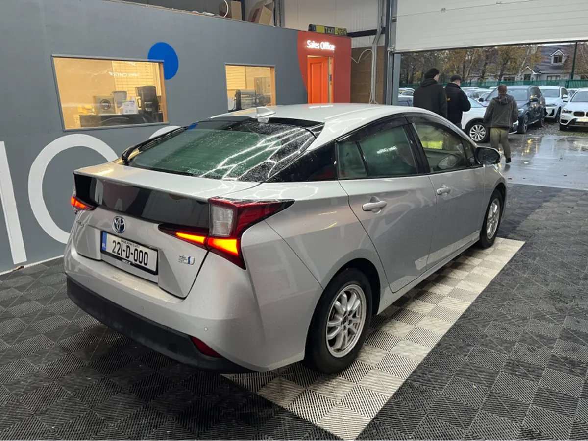 Toyota Prius €21950! 2022 TOYOTA PRIUS 1.8L HYBRID - Image 2