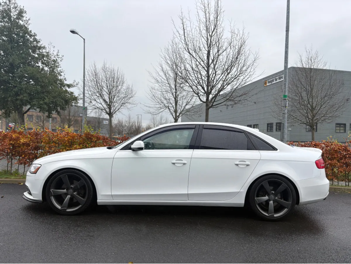 Audi A4 2.0 TDI SE *SERVICE HISTORY - Image 2
