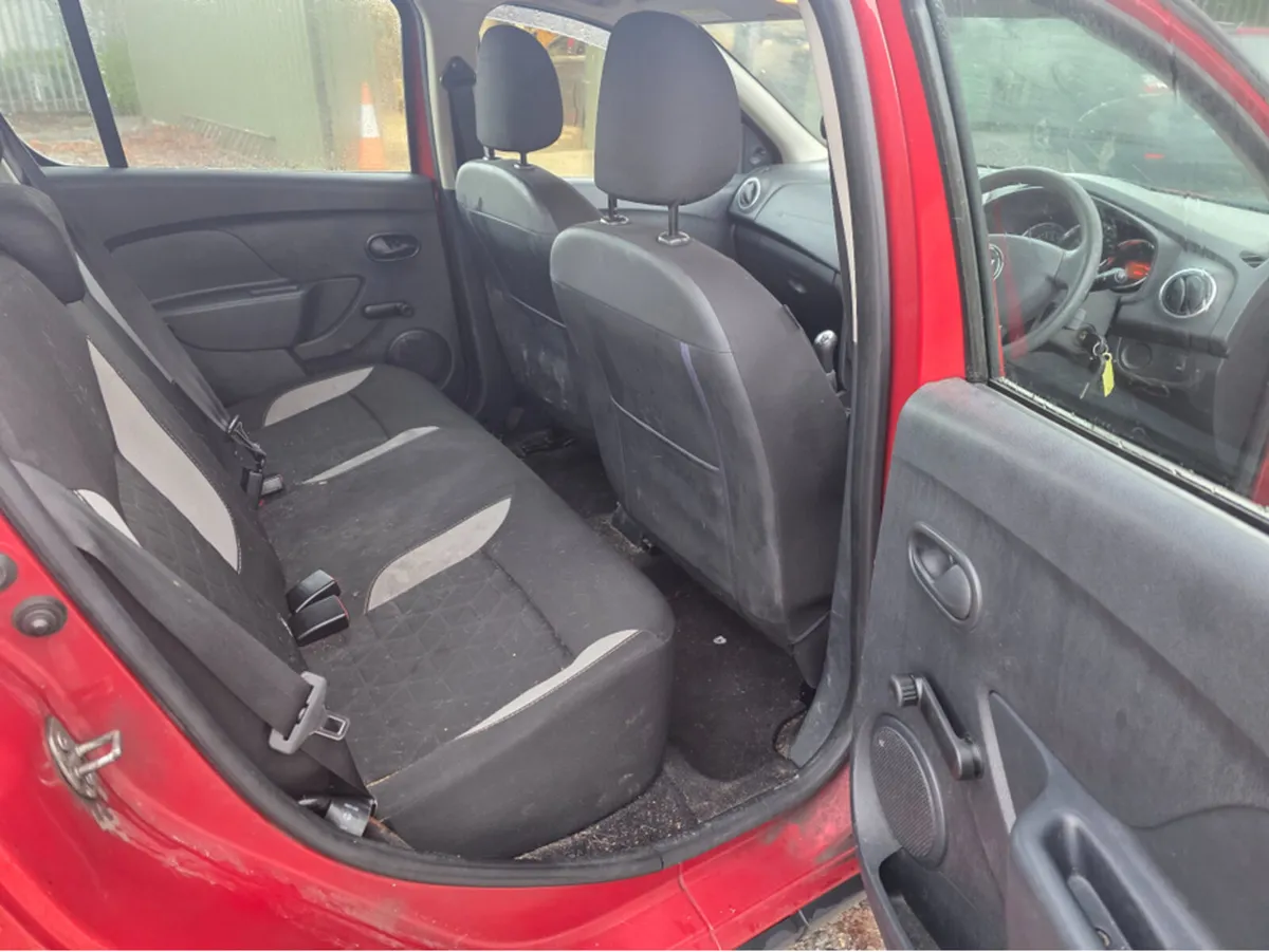 Dacia Sandero STEPWAY ALTERNATIVE 1. 1.5 DCI 90 - Image 4