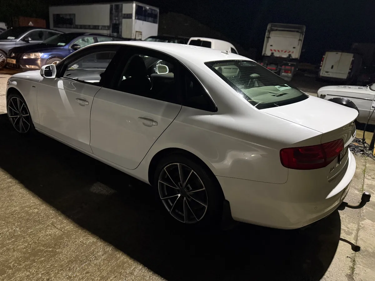 131 AUDI A4 2.0TDI FRESH NCT:9/26 - Image 4