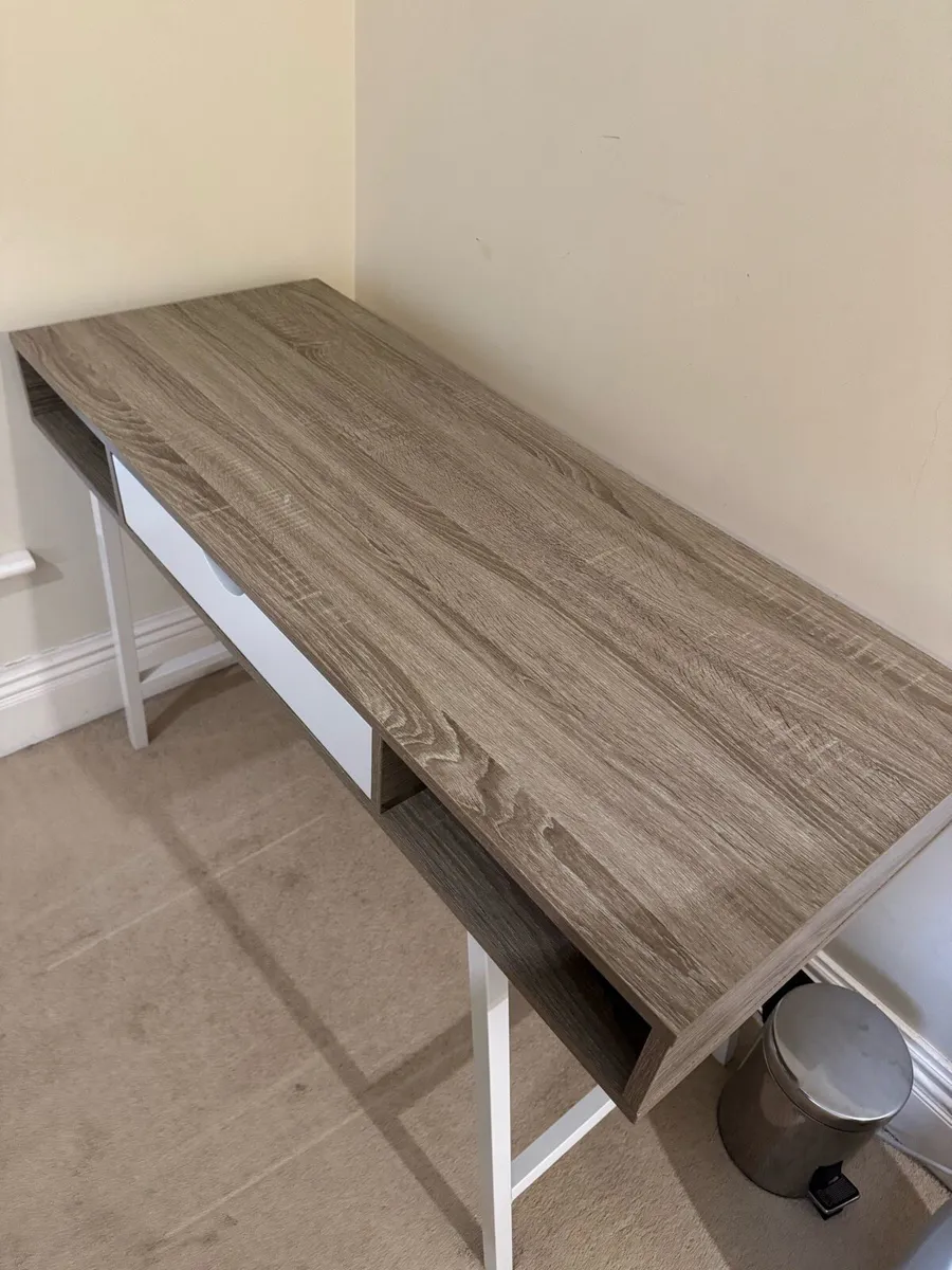 Office desk - Image 2