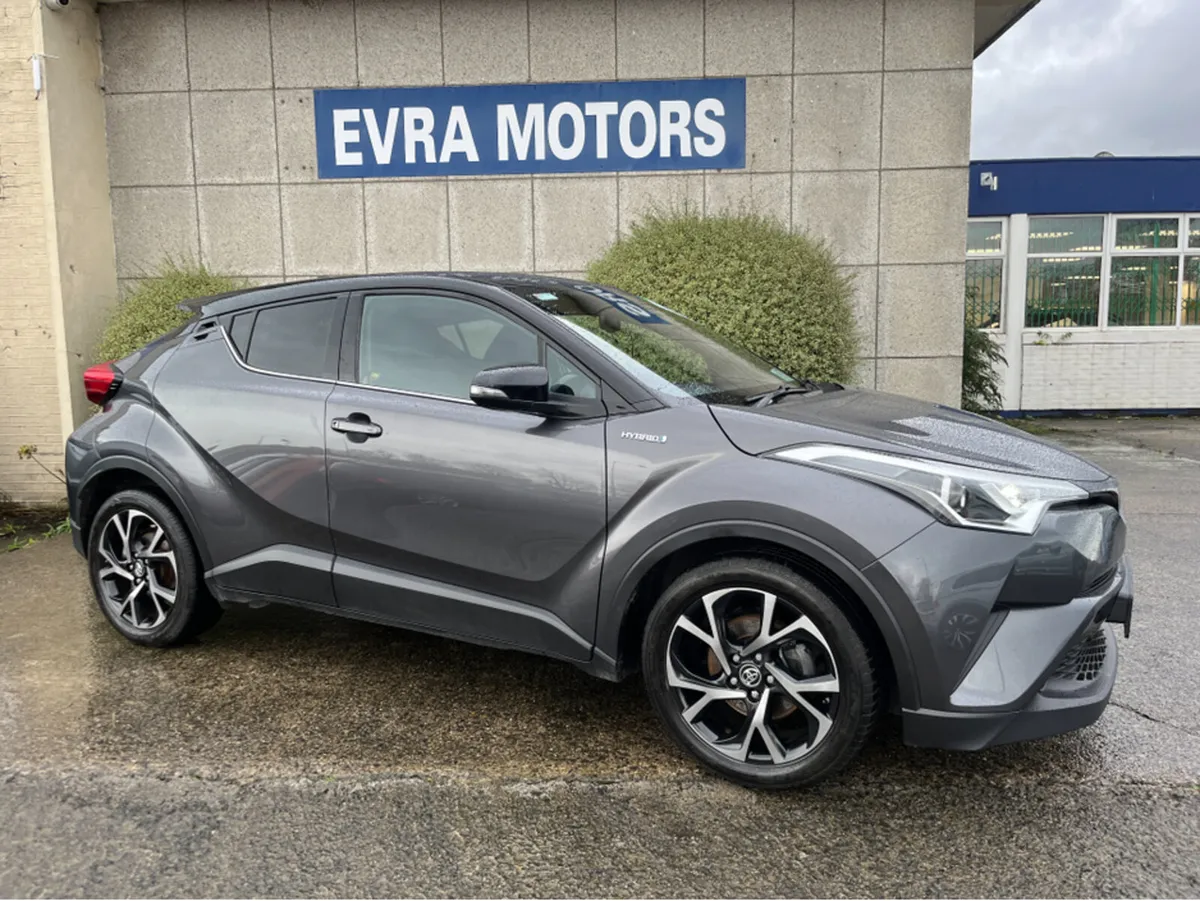 Toyota C-HR HYBRID AUTOMATIC LUNA SPORT 1.8 PETROL - Image 3