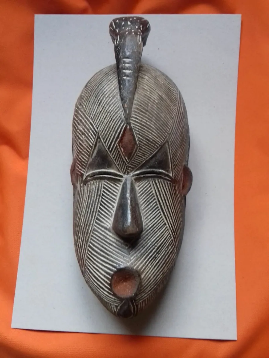 African mask - Image 1
