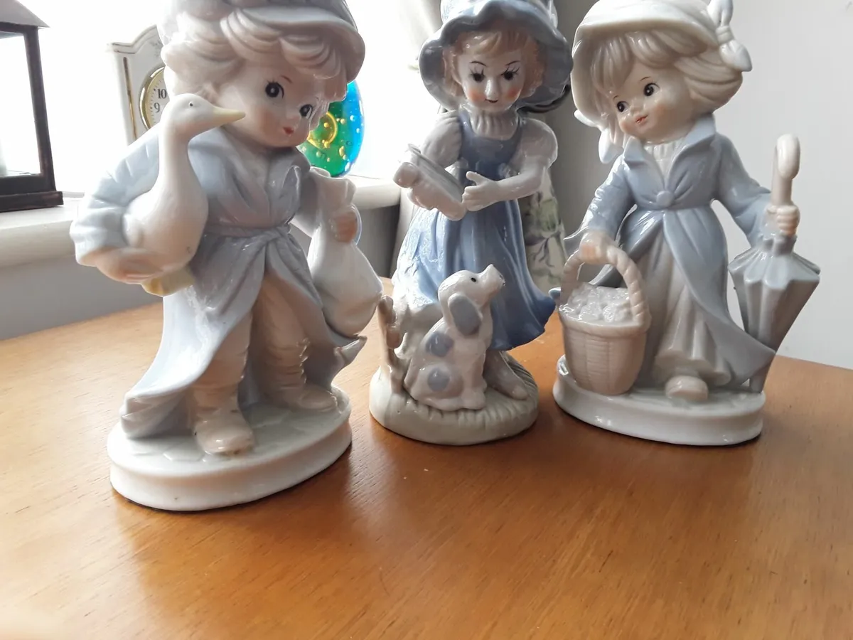 Porcelain figurine collectible - Image 4