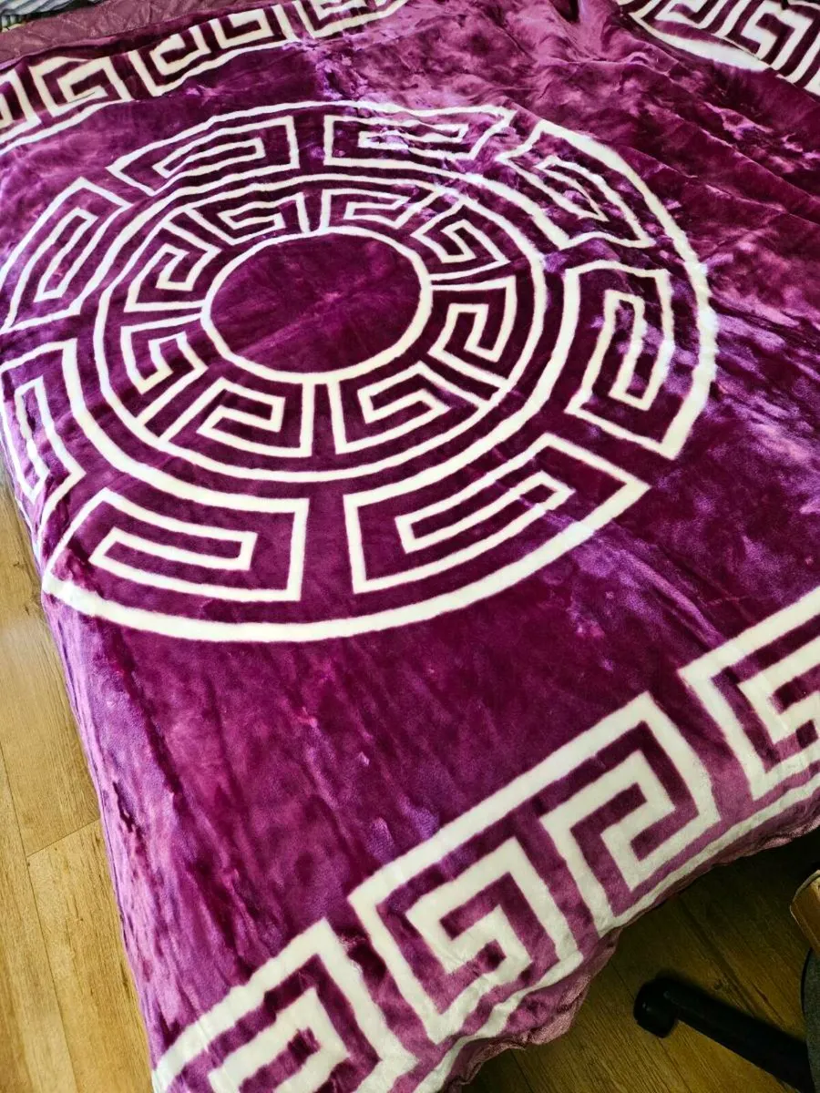 MINK BLANKETS - Image 2