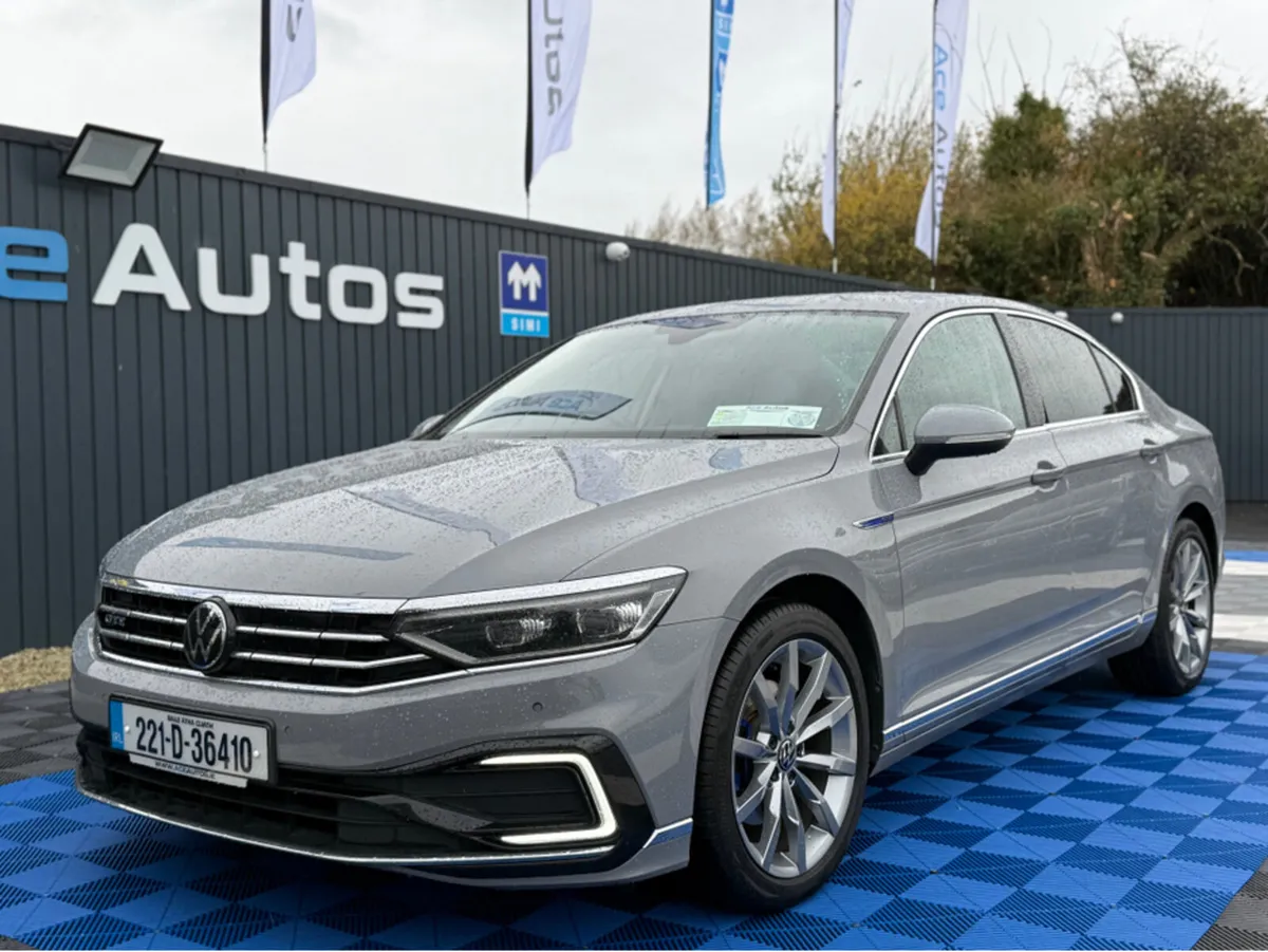 Volkswagen Passat GTE ADVANCE - 1.4 PETROL HYBRID - Image 2
