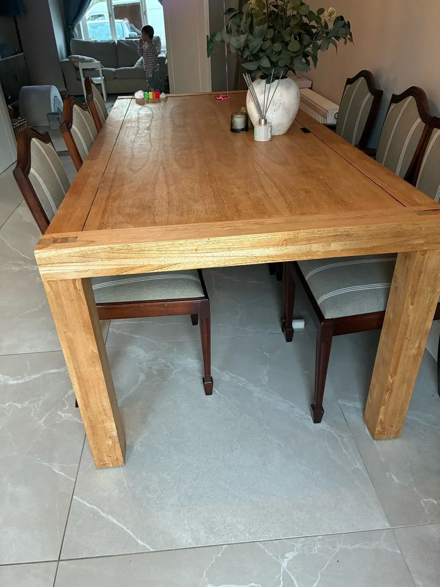 Solid Oak dining table - Image 2