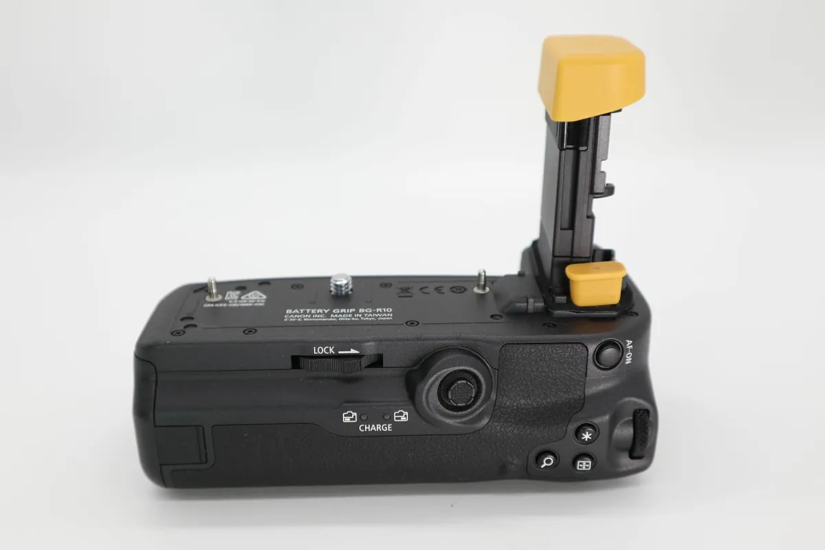 CANON BG-R10 BATTERY GRIP (EOS R5, R5C, R6, R6 II) - Image 3