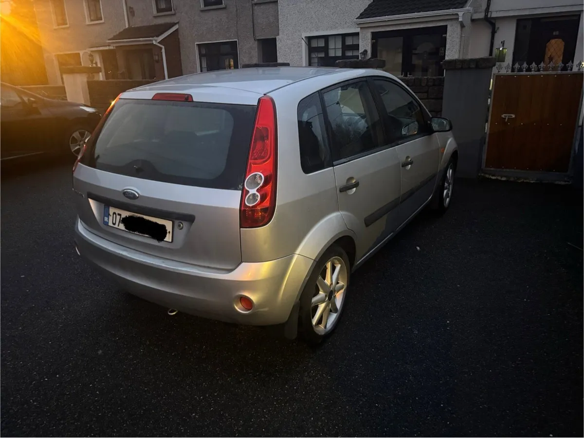 07 Ford Fiesta - Image 4