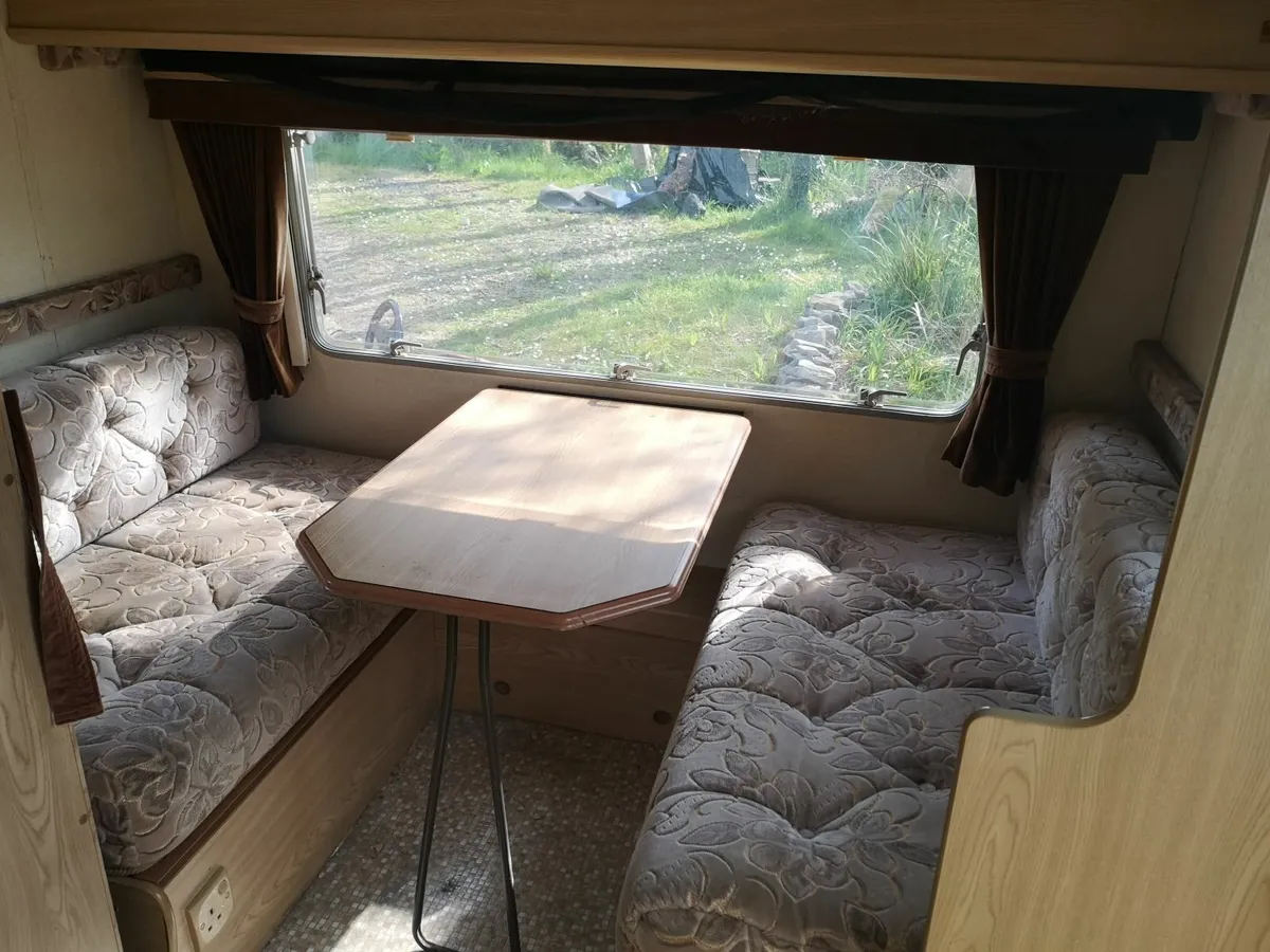 6 berth caravan - Image 2