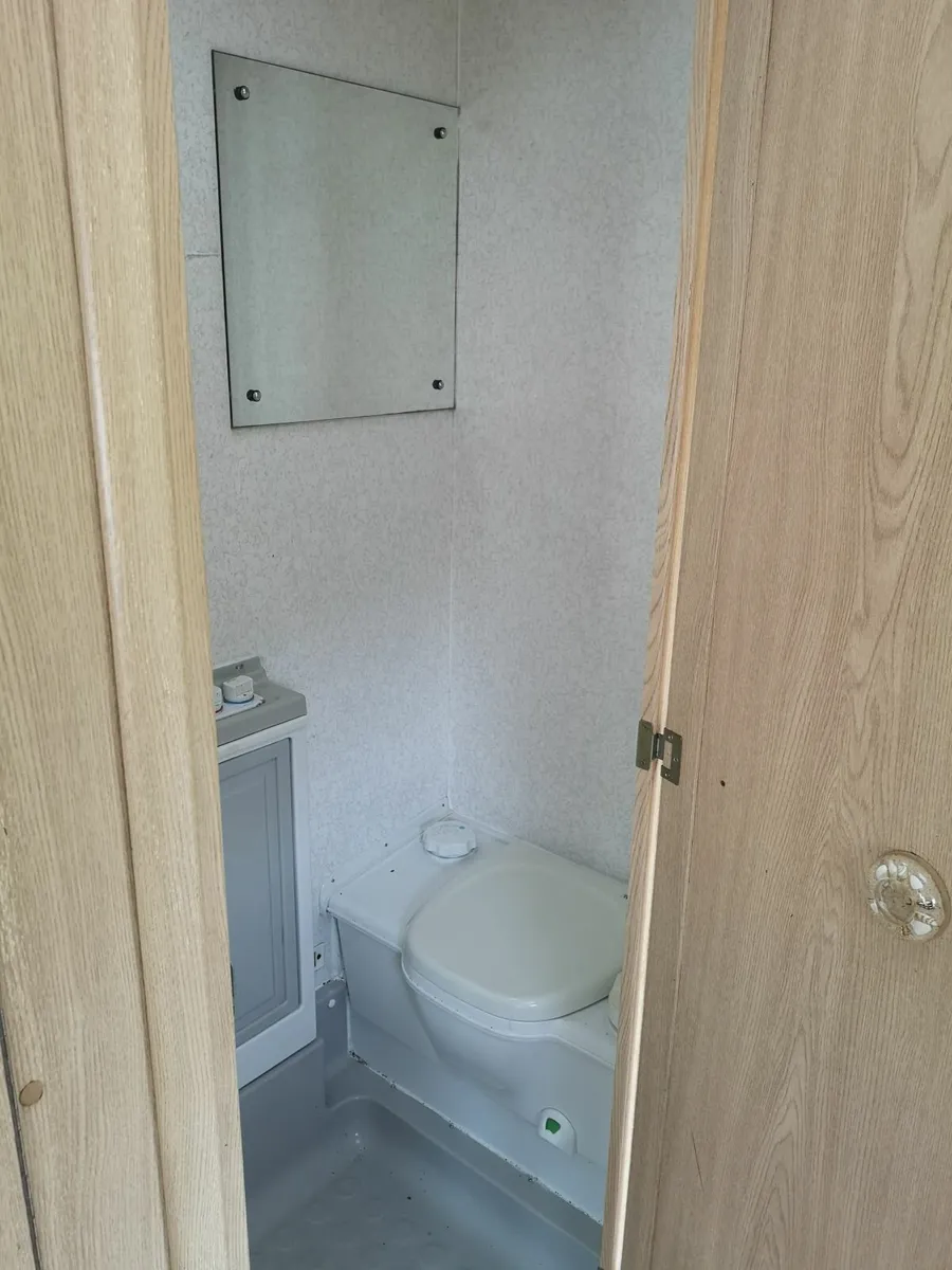 6 berth caravan - Image 3