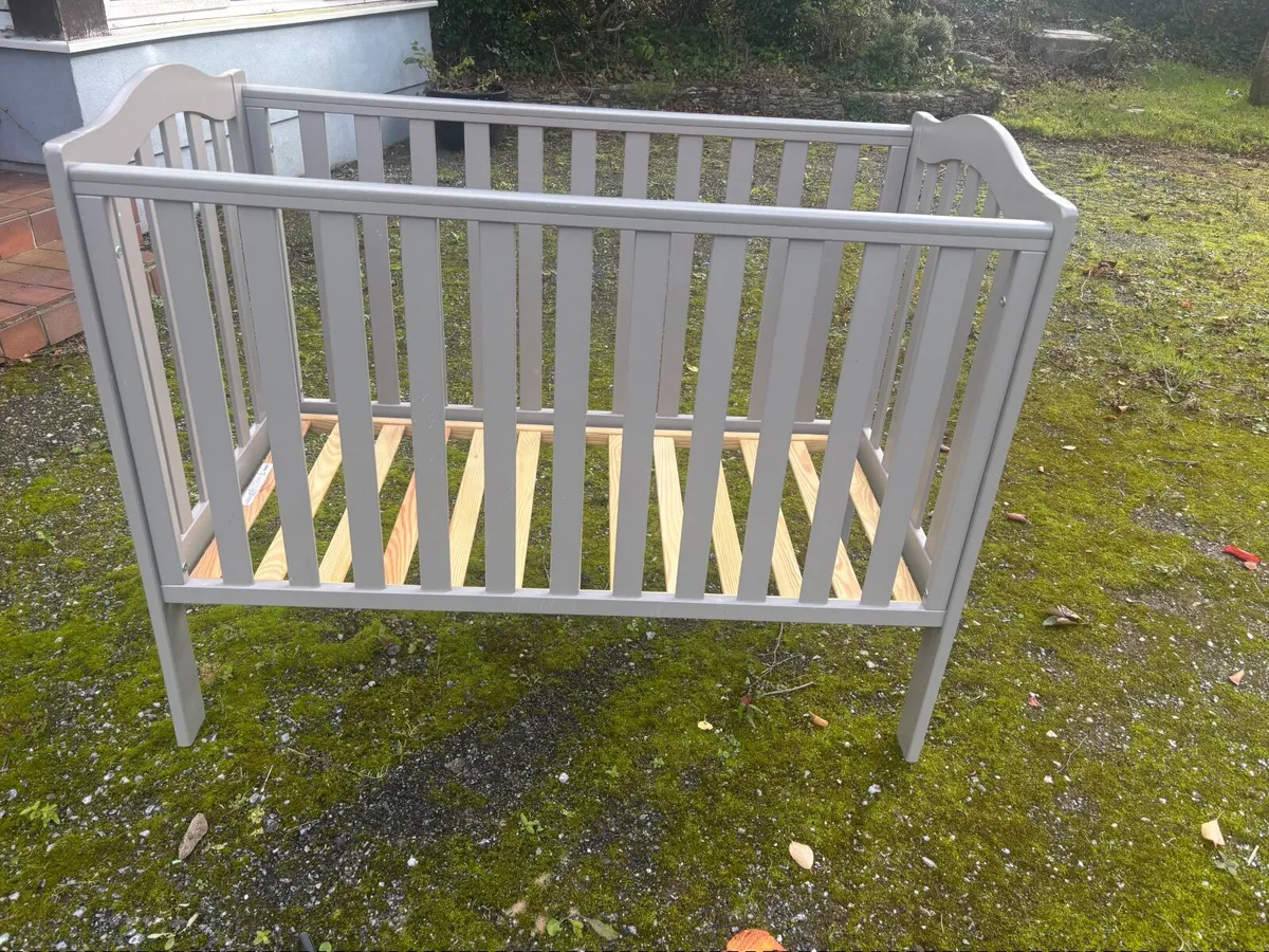 Child’s cot - Image 2